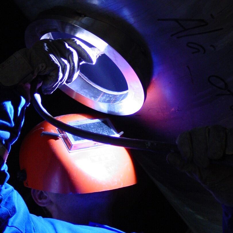 Welding the sleeve of a Web Break Eliminator: all works are done outside the process pipe